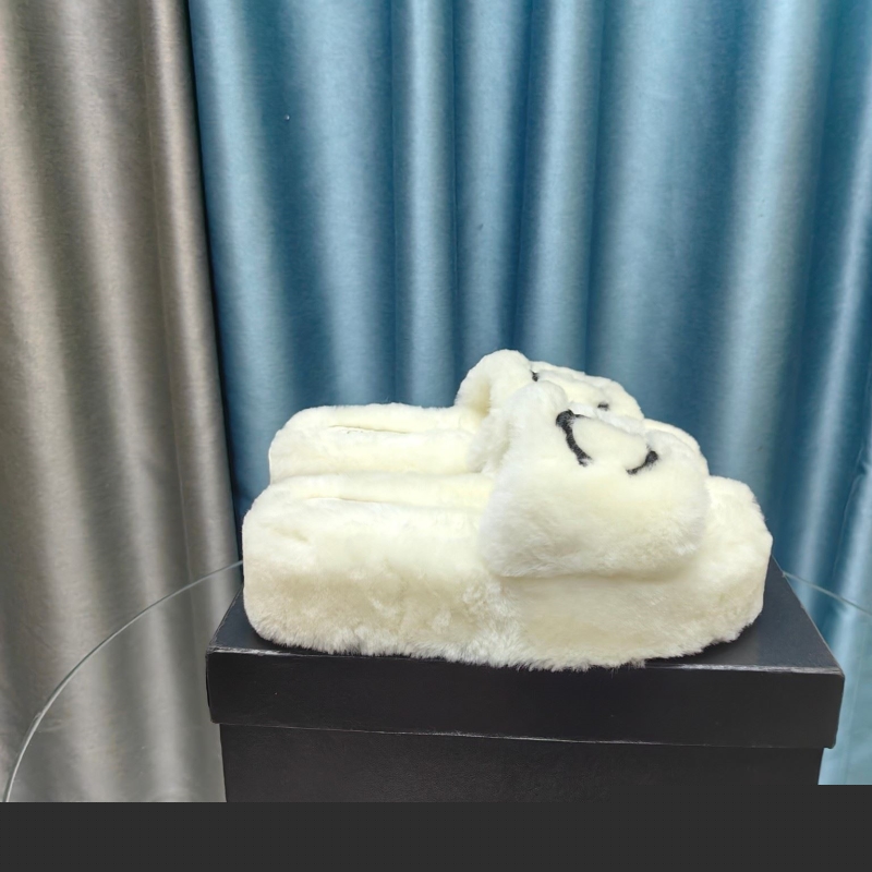 Ch*el slippers